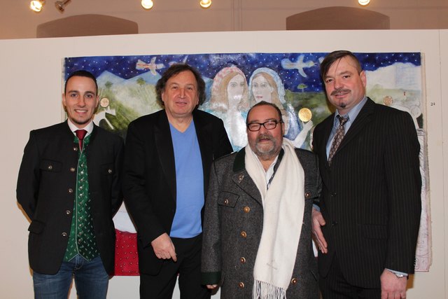 "Hausherr" Sasscha Koszednar vom Lipizzanergestüt mit dem Künstler Christian Wabl und den Organisatoren Erwin Scherz und Stefan Fall. | Foto: Lederer