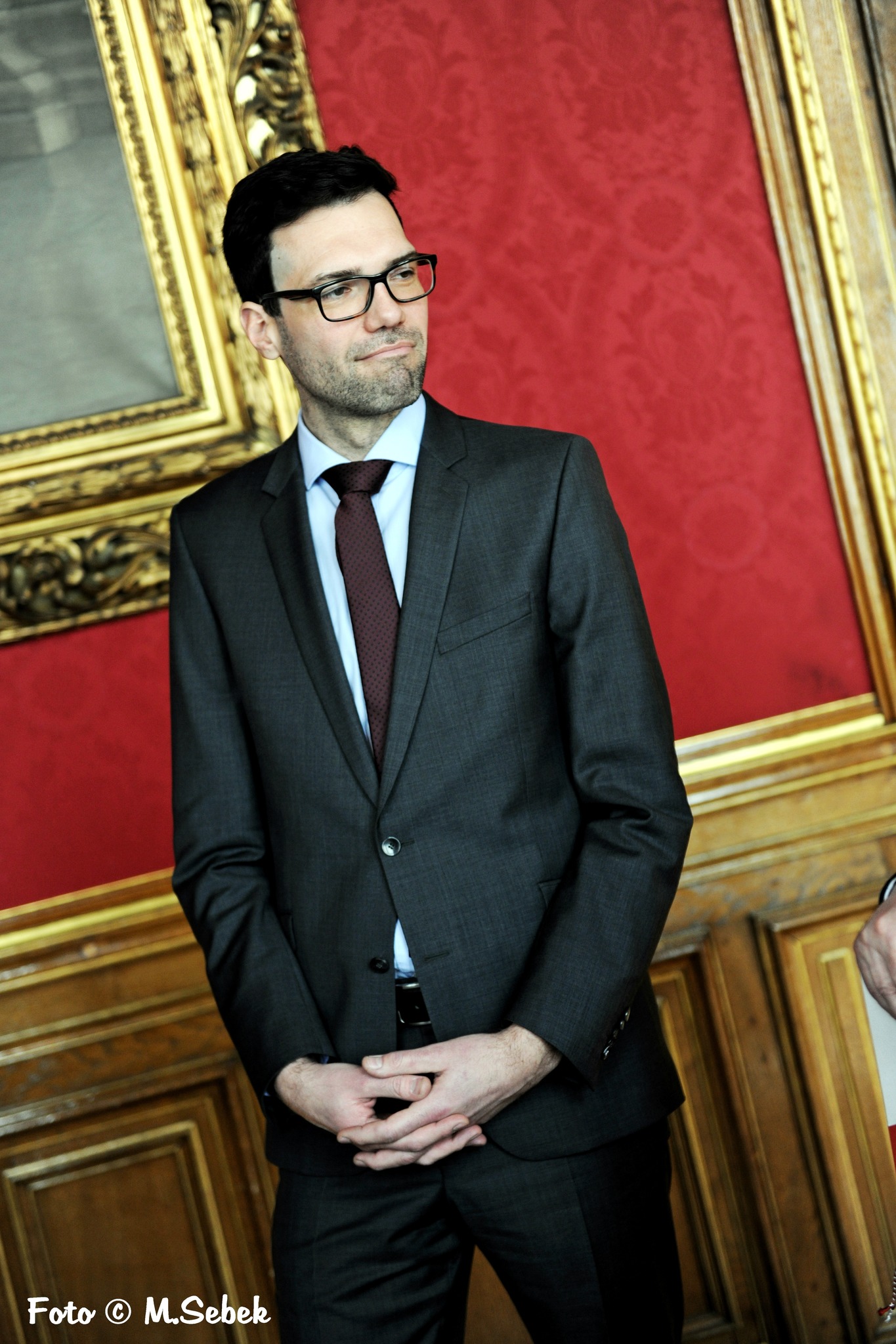 Häupl überreicht Heinrich Himmer StadtschulratsDekret Innere Stadt