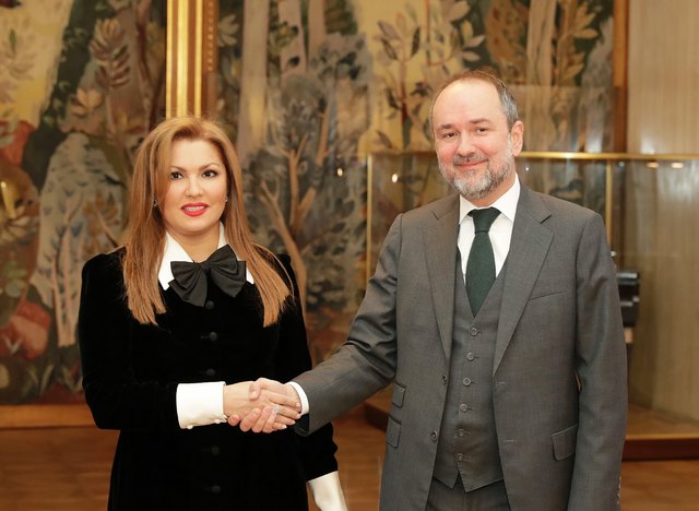 Anna Netrebko und Kulturminister Thomas Drozda. | Foto: BKA/Aigner