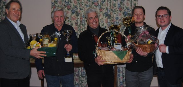 Das Preisschnapsen 2017 des ÖAAB St. Oswald b.P. gewann DI Winfried Hartweger (mi) vor Kevin Kaspar (re) und Wolfgang Schmalegger (li).