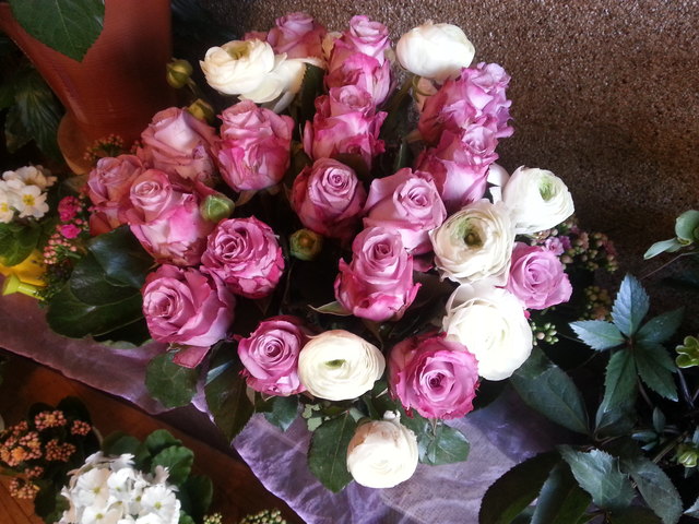 Am Tag der Liebe ist das Geschäft mit den Blumen schon besser gegangen. Trotz dieser Kreationen.