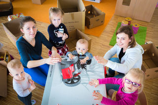 Spielzeugfreier Kindergarten – Wenn das Spielzeug auf Urlaub Ein Kindergarten ohne Spielzeug – und keinem ist etwas