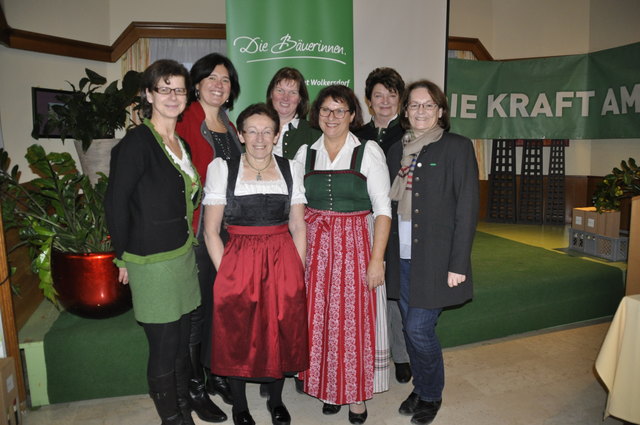 Diewald Christine, Referentin Eckl Anna, Gemeinböck Leopoldine, Stacher Ingrid, Pfanner Heidi, Trummer Irene, Bezirksbäuerin Weigl Eva.