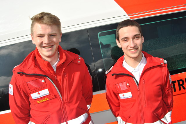 Zivildiener beim Roten Kreuz: Niklas Kramer und Christoph Holzer.