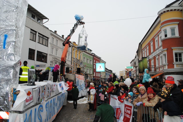 Lustiges Treiben beim Faschingszug Grieskirchen. | Foto: Koch/FF Grieskirchen