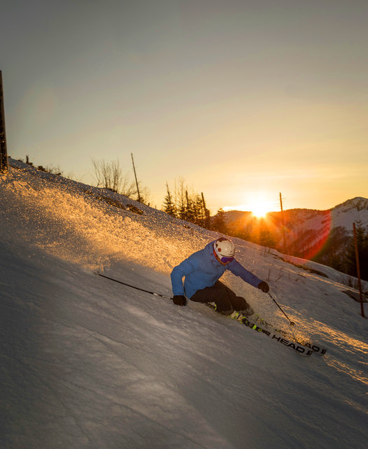 "Guga Hö": Wintersport zum Sonnenaufgang auf unberührten Pisten wird im Skigebiet in Lackenhof am Ötscher geboten. | Foto: Martin Fülöp