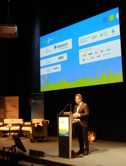 Karl-H. Foerster, Executive Director, PlasticsEurope           http://www.euractiv.com/section/climate-environment/news/belgium-and-france-join-war-on-plastics/?nl_ref=32274785
