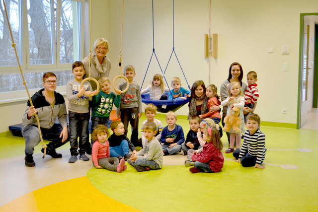 Bgm. Ingrid Salamon und Leiterin Helga Illedits mit Kindern im sanierten und ausgebauten KG Walbersdorf | Foto: Stadtgemeinde Mattersburg