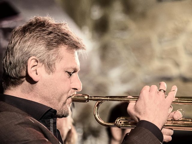Die Vibravenös Jazz Orchestra & Andy Haderer zeigen am 11. März, was sie drauf haben. | Foto: Andy Haderer