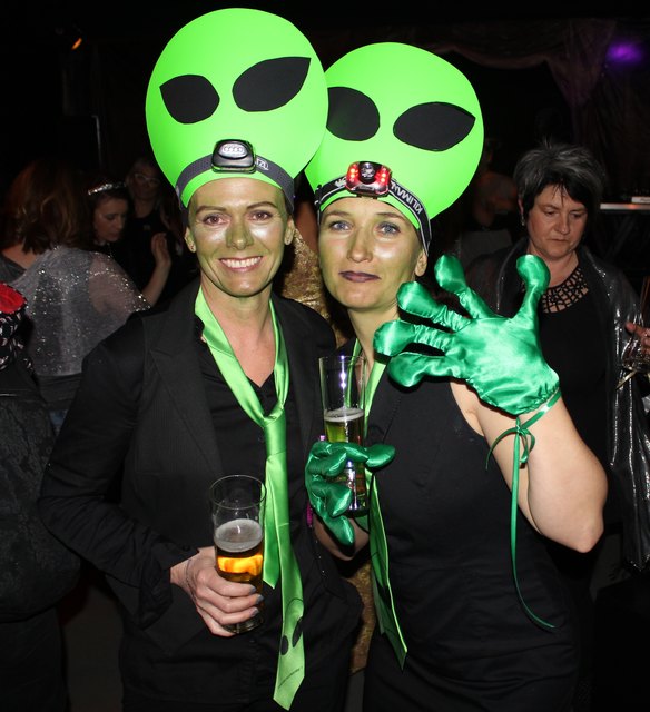 Diese beiden Aliens kamen außnahmsweise in friedlicher Absicht.
