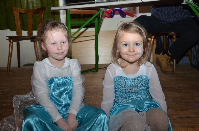 Die beiden Eisköniginnen Lara und Carina!