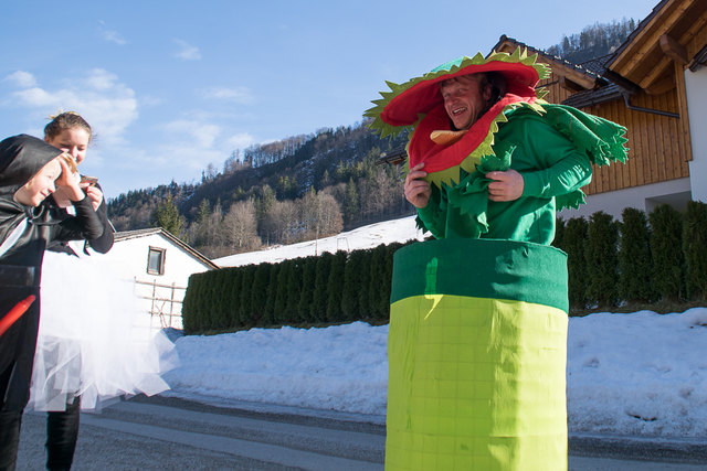 .....fleischfressende Pflanzen.....ggg (soweit bin i bei dem Spiel gar nie gekommen.....ggg)