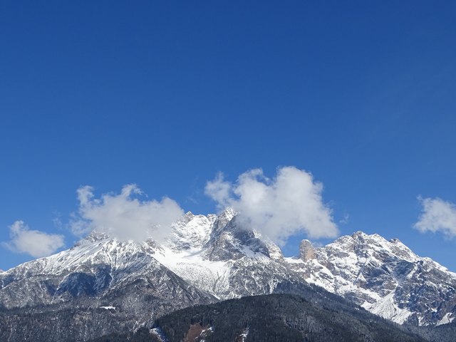 Nebelschwaden über dem Breithorn und dem Sommerstein.