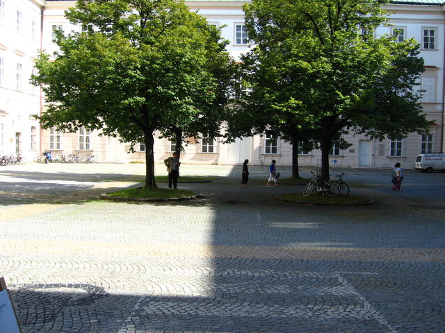 So würde der autofreie Innenhof beim Schloss aussehen. | Foto: Carl