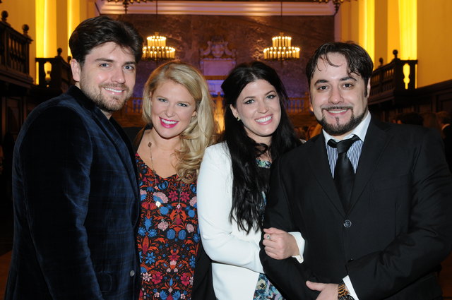 Bei der Premierenfeier von La Bohéme: "Marcello" David Pershall, "Musetta" Hailey Clark, "Mimì" Shelley Jackson und "Rodolfo" Luciano Ganci