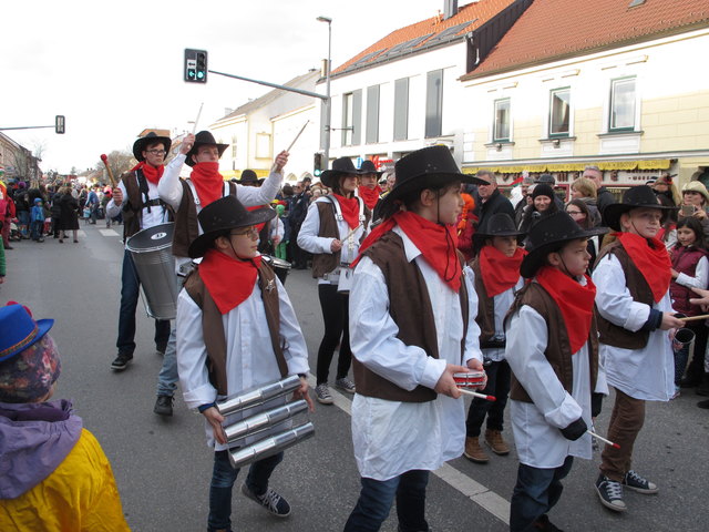 Fixer Bestandteil bei den Faschingsumzügen: Die Percussionisten aus LE. | Foto: Gartler