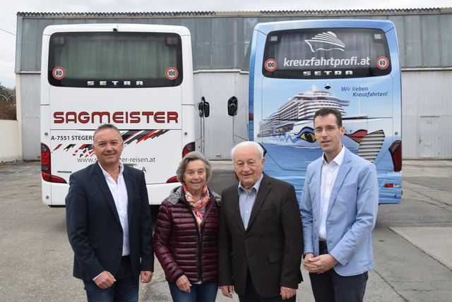 Profis für Kreuzfahrten, Reisen und Busverkehr (von links): Klaus, Anneliese, Emil und Andreas Sagmeister.