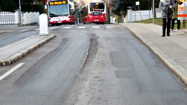 Friedensstraße - Bushaltestelle "Am Spiegeln"