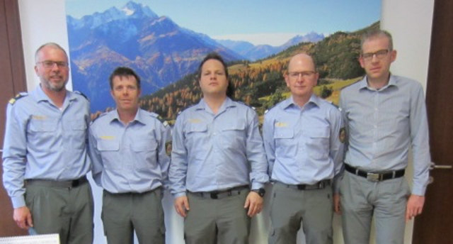 Bezirksstellenleiter Gerhard Moser, Christoph Marth, Reinhard Spiss, Helmut Mungenast und Wolf Manuel (BH Landeck). | Foto: Gerhard Moser