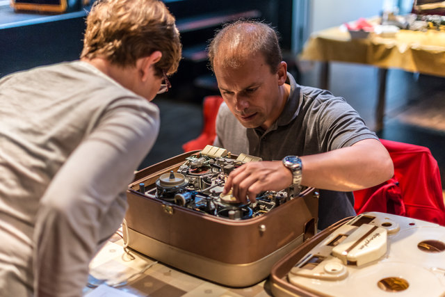 Experten helfen Gebrauchsgegenstände wieder fit zu machen. | Foto: Leo Fellinger