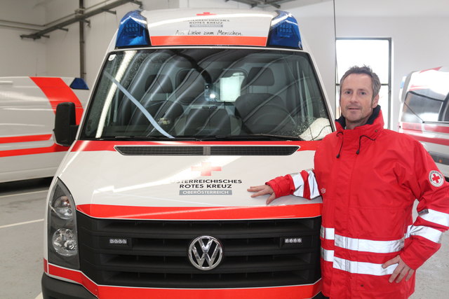Laut Andreas Heinz wären vier bis sechs weitere Rettungsautos mit zusätzlichem Personal für Wels und Wels-Land optimal. | Foto: Hollig