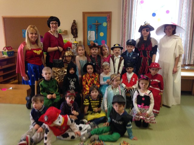 Die Kindergartenkinder kamen verkleidet und feierten Fasching. | Foto: Kindergarten Deutsch Schützen