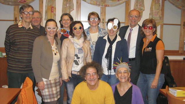 Heinz Spindler, Weber Hans, Monika Schneider, Elisabeth Blauensteiner, Monika Böck, Renate Koppensteiner, Inge Müller, Josef und Roswitha Schaden. Vorne Henri Brugat und Andrea Klotz.