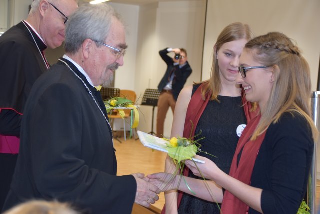 Alle Ehrengäste bekamen ein kleines Präsent.