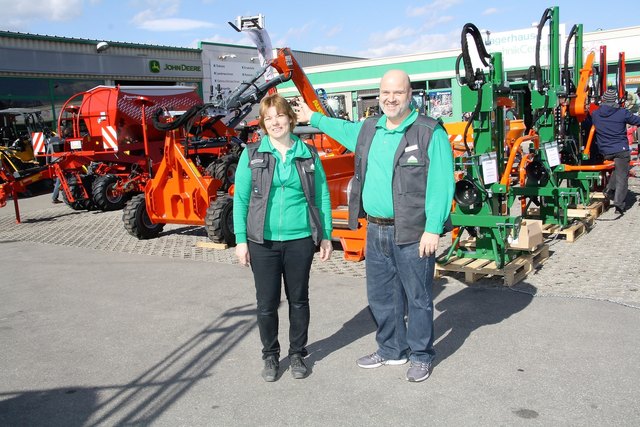 Filialleiter Engelbert Hammer und Sonja Hammer zeigten mit ihrem Team, was das Lagerhaus Kalsdorf zu bieten hat.