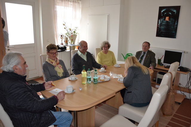 Am Bild v.l.n.r.: Gottfried und Brigitte Rauscher, Herbert Muth, Elisabeth Peschina, Gottfried Helfer sen. und Jennifer Gressl. | Foto: Herbert Mraz