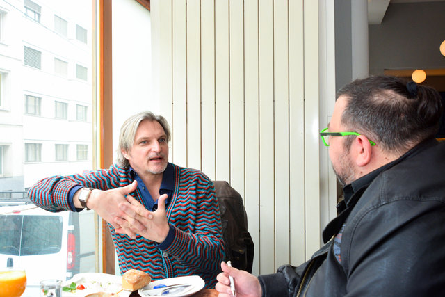 Stefan Jürgens (li.) bei Interview mit bz-Redakteur Thomas Netopilik.
