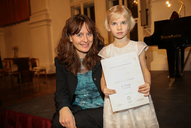 Die stolze Gewinnerin
