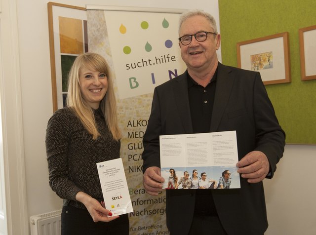 PRIMAR CHRISTIAN HARING (OBMANN VEREIN BIN) UND RAPHAELA BANZER (PSYCHOLOGIN VEREIN BIN INNSBRUCK); Foto: sucht.hilfe BIN/Roland Muehlanger