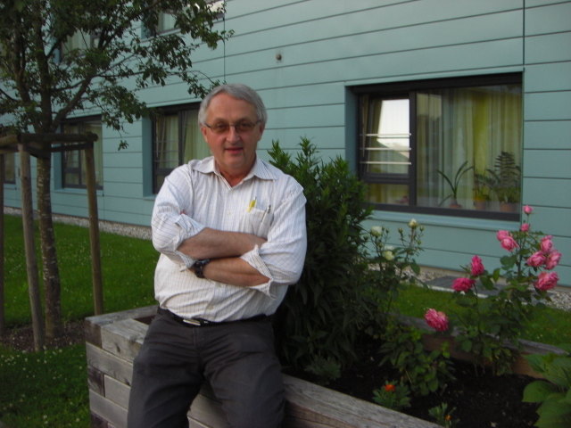 Oswald Plaimer ist pensionierter Hausarzt in Utzenaich. | Foto: privat