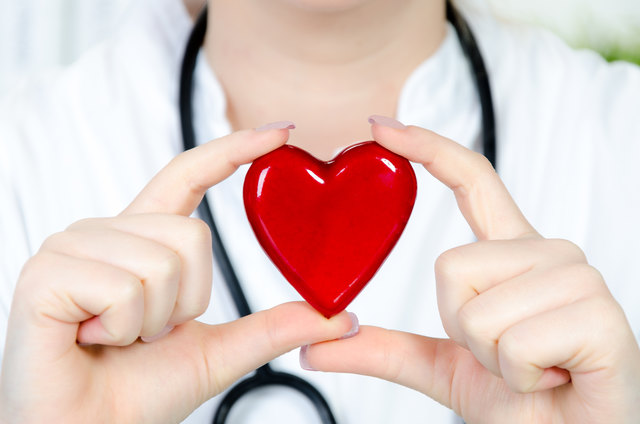 Viele Risikofaktoren in Summe belasten das Herz. Nehmen Sie daher regelmäßige Vorsorgeuntersuchungen in Anspruch - Ihrem Herz zuliebe! | Foto: Picture-Factory - Fotolia.com
