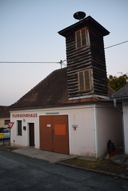 Das Feuerwehrhaus von Sumetendorf