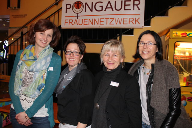 Helga Jochum-Burgstaller, Helga Weimann-Wiesinger, Karolina Altmann-Kogler und Michaela Schernthanner vom Pongauer Frauennetzwerk freuten sich auf den Veranstaltungsabend zum Weltfrauentag, der mit Vortrag und Film dem Thema Frauensport gewimdet wurde.