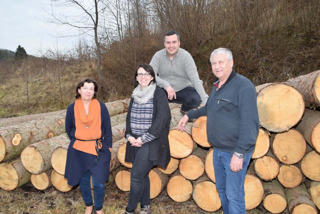 Mit Teamwork und in gegenseitigem Vertrauen arbeiten Theresia Roposa, Tamara Wolf, Matthias und Rudolf Roposa (von links) im Betrieb zusammen.