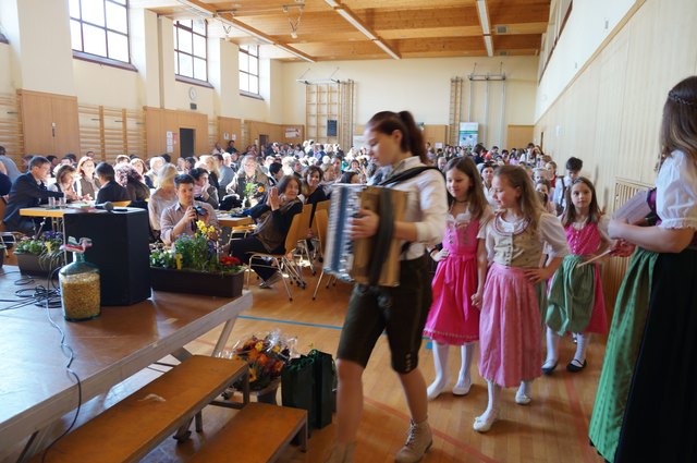 Die Schwanberger Kindertanzgruppe.