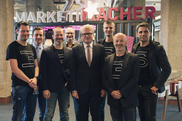 Die Freude über den Einzug ist sowohl beim startup300-Team als auch bei Tabakfabrik und Bürgermeister groß. | Foto: Kneidinger Photography