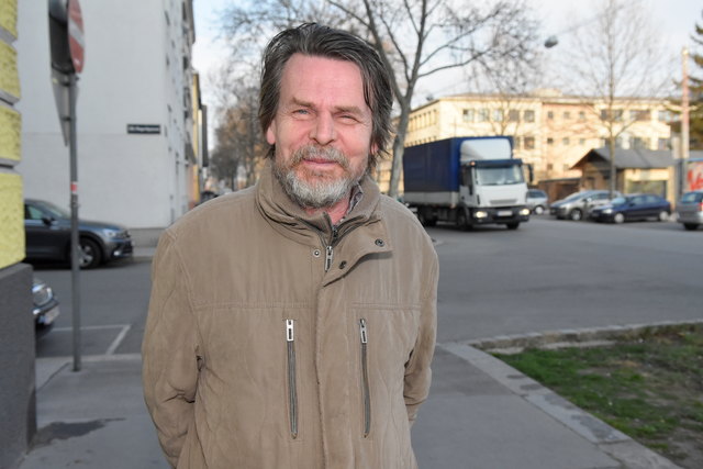 "Der Verkehr nimmt immer mehr zu. Aber irgendwo müssen sie ja fahren, gut finde ich das aber nicht", Günther K., 59, Pensionist. | Foto: Max Spitzauer
