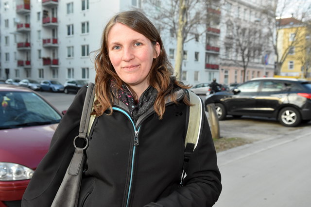 "Hier herrscht jetzt schon viel Verkehr." Andrea H., 31, Angestellte. | Foto: Max Spitzauer