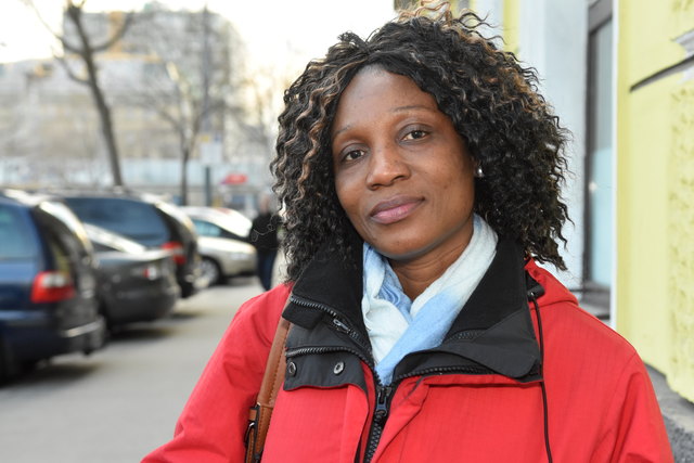 "Es ist immer das gleiche, irgendwer beschwert sich immer. Gleichzeitig freut es andere wenn die Route gewechselt wird", Adele S., 41, Heimhilfe. | Foto: Max Spitzauer