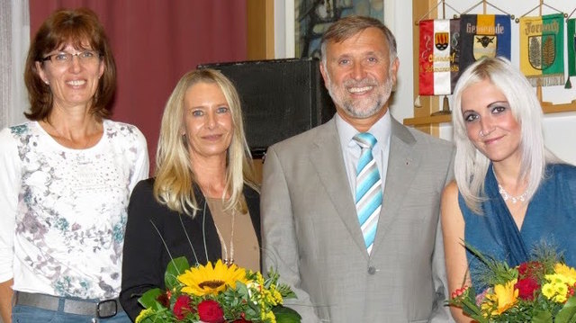 Dank für langjährige Mitarbeiterinnen. | Foto: FAMOS
