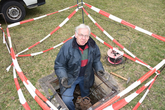 ... da fuhrwerkt garantiert Neustadts Ober-Brunnenmeister Reinhard Mewald herum - wie hier im Stadtpark.