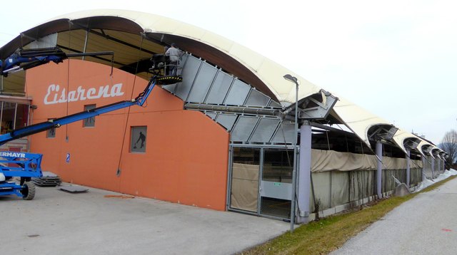 Die sieben Träger auf der Südseite des Gebäudes (im Bild) werden ausgetauscht. | Foto: Haun