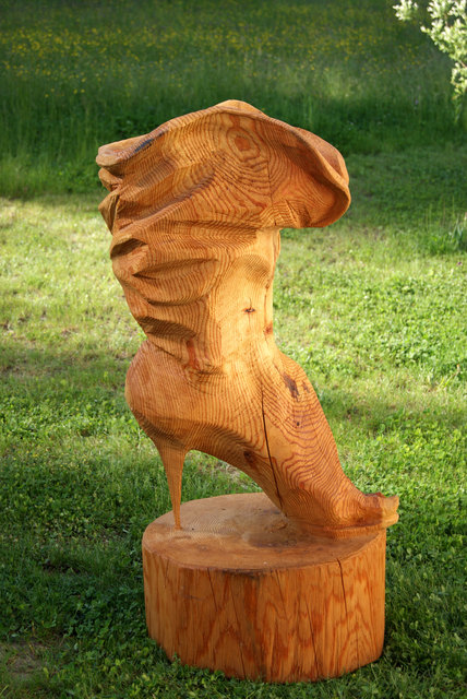 Lässig! Dieser High Heel steht in Wuttis Garten | Foto: KK