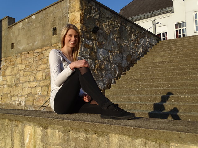 Vorfreude aufs große Finale: Jenny Strobl tankt zwischen den vielen Terminen in der Südoststeiermark Kraft.