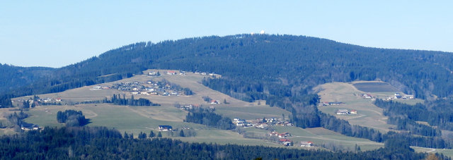 wegen der sonnigen Lage haben sich am Thalgauberg viele Bewohner angesiedelt