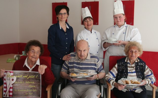 Gertraude Baumgartner, Eduard Stocker, Martha Filipek (sitzend), Direktorin Sabine Weidinger, Küchenleiterin Gertrude Stadler, Lehrling Carina Burst (stehend) | Foto: LPH